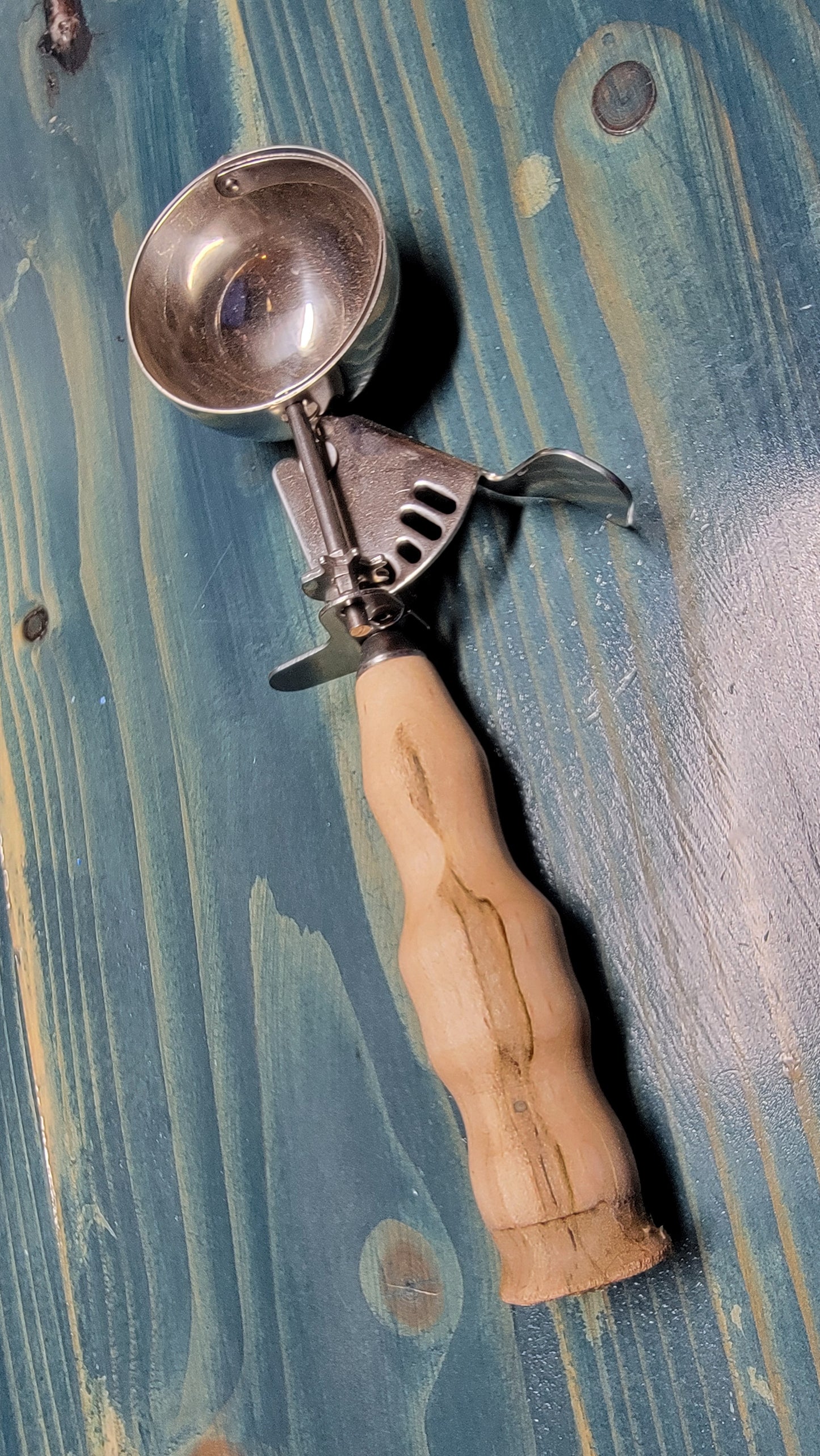 Ice cream scooper